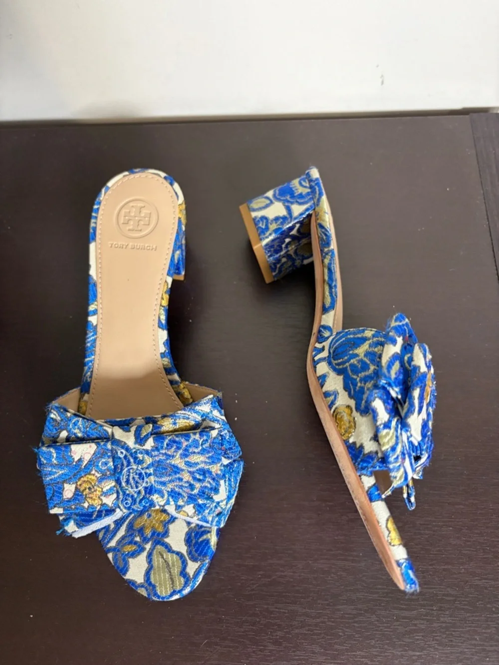 Tory Burch Valentina 45mm bow slide heels blue floral brocade logo Sz 7.5